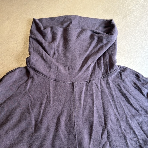 Super comfy oversized sweater with a turtle neck - Picture 2 of 11